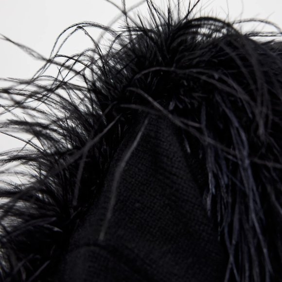 CHICJOC Women cashmere and wool V-neck sweater with handmade ostrich feather - Picture 12 of 15